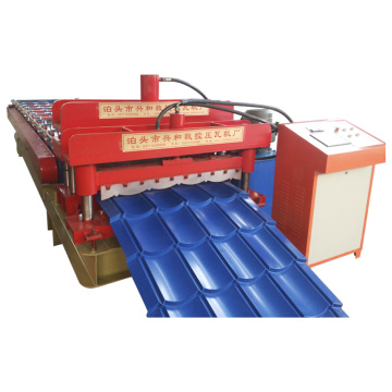 Manufacture Glazed Metal Roof Tile Roll Forming Machine (XH828)